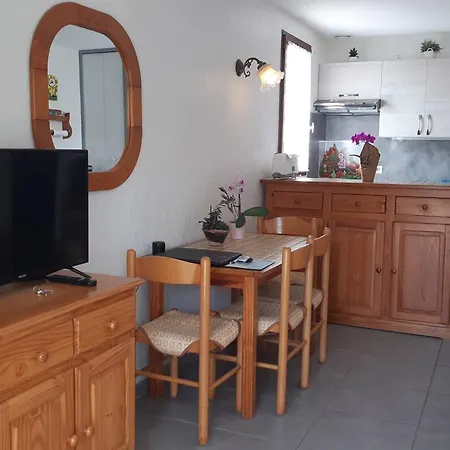 Ferienhaus Petite Maison Climatisee Avec Terrasse, Piscine, Tennis A Bormes-les-mimosas, A 5 Min De La - Fr-1-251-815