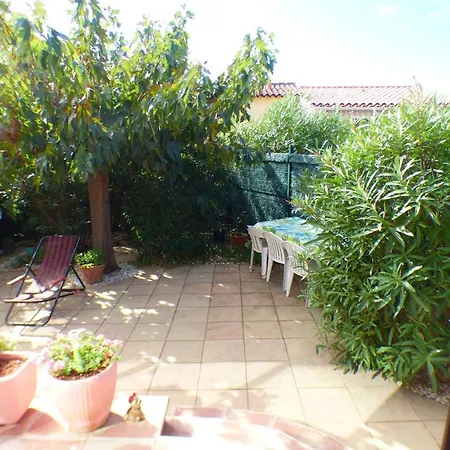 Petite Maison Climatisee Avec Terrasse, Piscine, Tennis A Bormes-les-mimosas, A 5 Min De La - Fr-1-251-815 Ferienhaus
