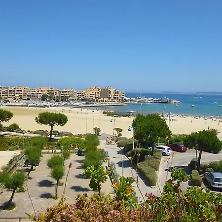 Petite Maison Climatisee Avec Terrasse, Piscine, Tennis A Bormes-les-mimosas, A 5 Min De La - Fr-1-251-815 Ferienhaus Bormes-les-Mimosas